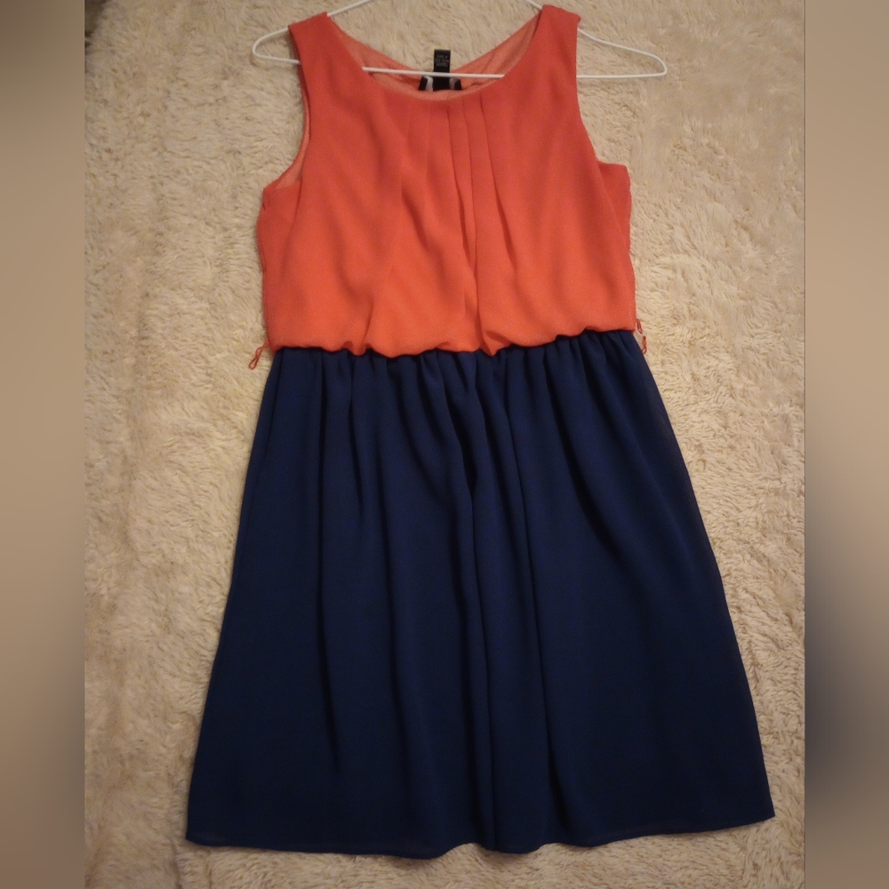 i.n. gipl  In pink and navy blue. Side 14. For your special occasions.